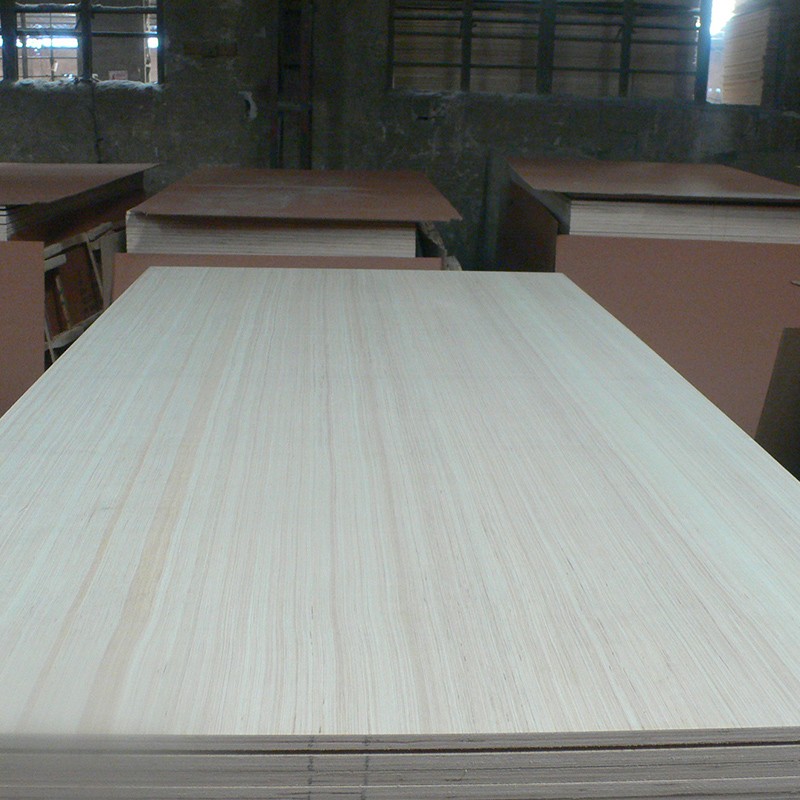 Engineered veneer plywood