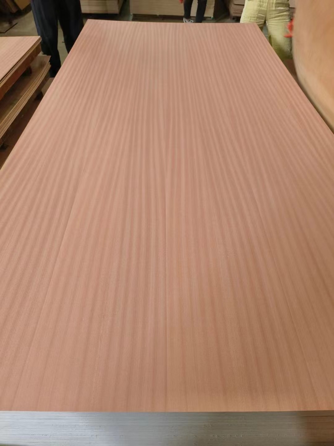 2-25mm Furniture Grade Red Oak Black Walnut Teak Natural Wood Veneer Laminated Fancy Plywood for Dec