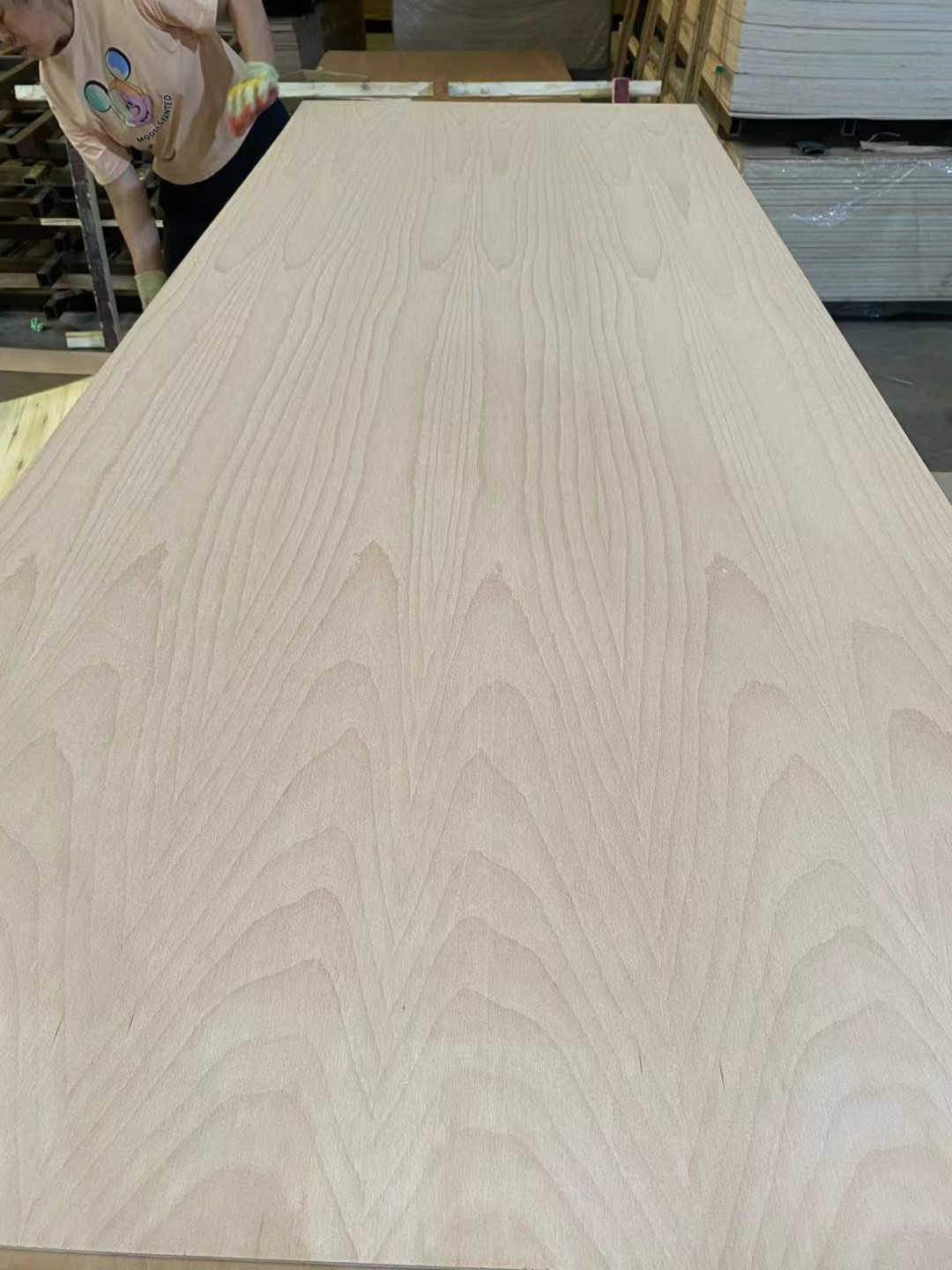 2-25mm Furniture Grade Red Oak Black Walnut Teak Natural Wood Veneer Laminated Fancy Plywood for Dec