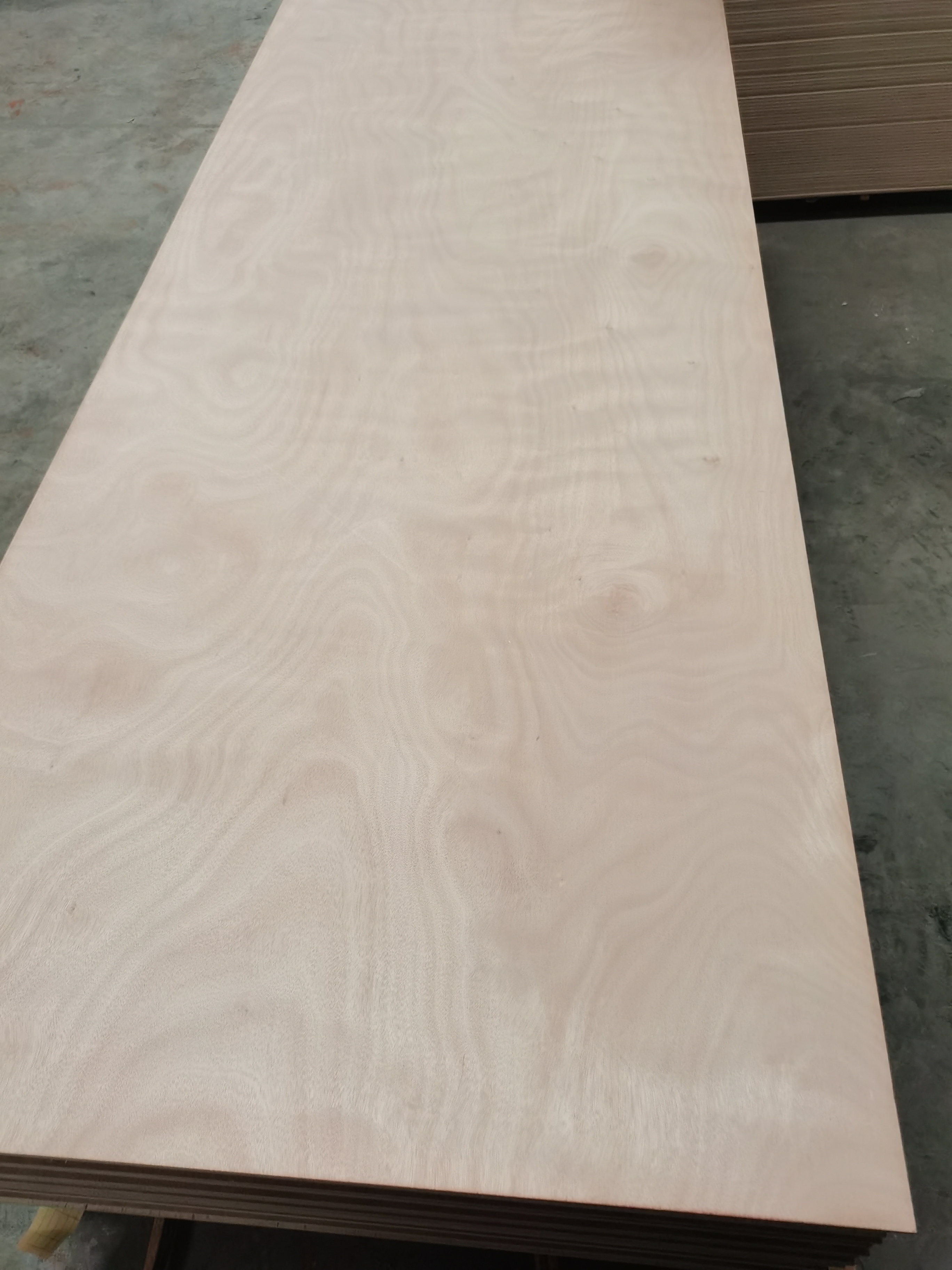8mm Super okoume plywood for door (图1) 8mm Super okoume plywood for door (图1)