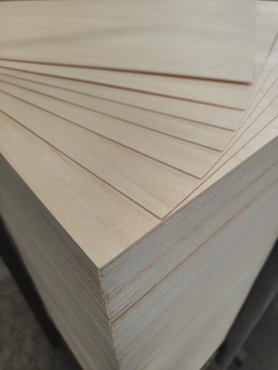 New product-Basswood plywood for laser cutting toys and craft(图2) New product-Basswood plywood for laser cutting toys and craft(图2)
